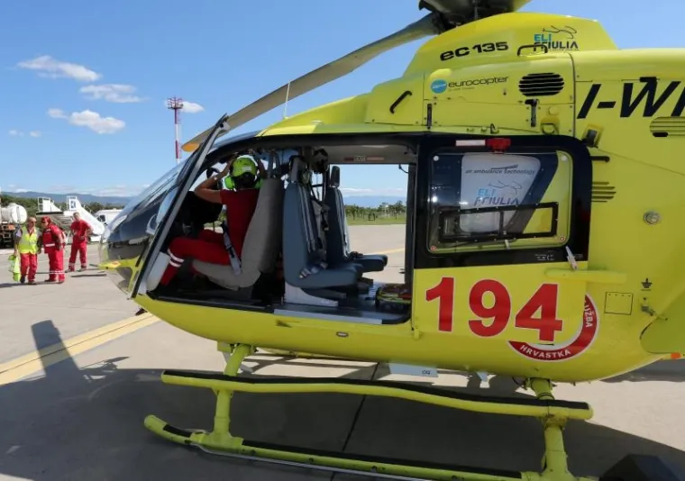 Naime, Eurocopter je označen velikim pozivnim brojem medicinske pomoći (194), te amblemom Hitne službe.