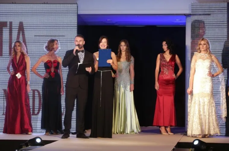 Finalni izbor World Top Model Croatia 2015 održan je u zagrebačkom hotelu Sheraton. Na izboru je sudjelovalo 15 modela iz hrvatskih modnih agencija, a pobjednica je manekenka Dea Maretić, koja će predstavljati Hrvatsku na svjetskom izboru u Rimu.