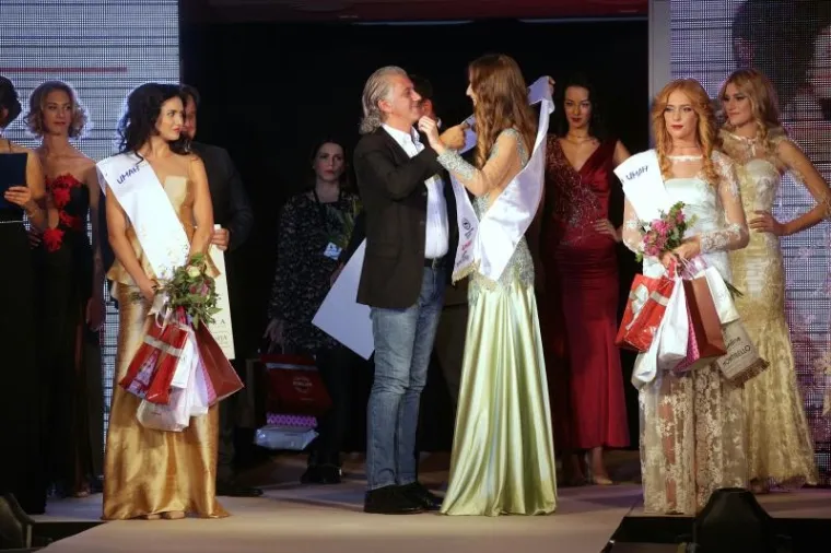 Finalni izbor World Top Model Croatia 2015 održan je u zagrebačkom hotelu Sheraton. Na izboru je sudjelovalo 15 modela iz hrvatskih modnih agencija, a pobjednica je manekenka Dea Maretić, koja će predstavljati Hrvatsku na svjetskom izboru u Rimu.