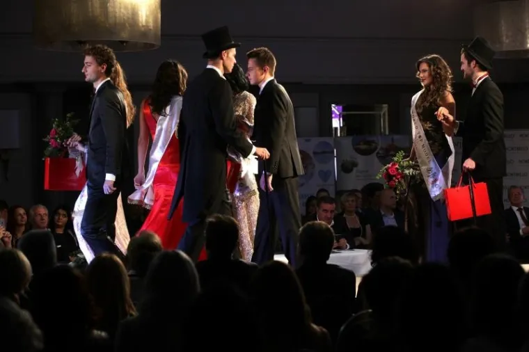 Finalni izbor World Top Model Croatia 2015 održan je u zagrebačkom hotelu Sheraton. Na izboru je sudjelovalo 15 modela iz hrvatskih modnih agencija, a pobjednica je manekenka Dea Maretić, koja će predstavljati Hrvatsku na svjetskom izboru u Rimu.