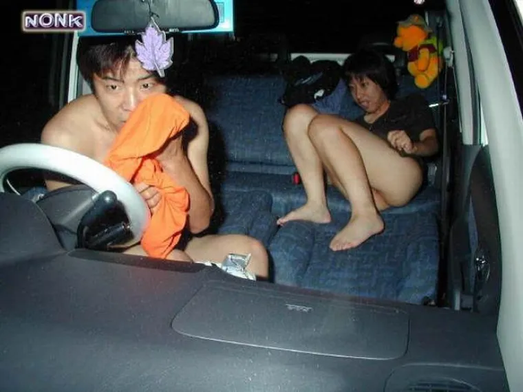 Izrazi lica partnera uhvaćenih u seksu u javnosti stvarno su neprocjenjivi