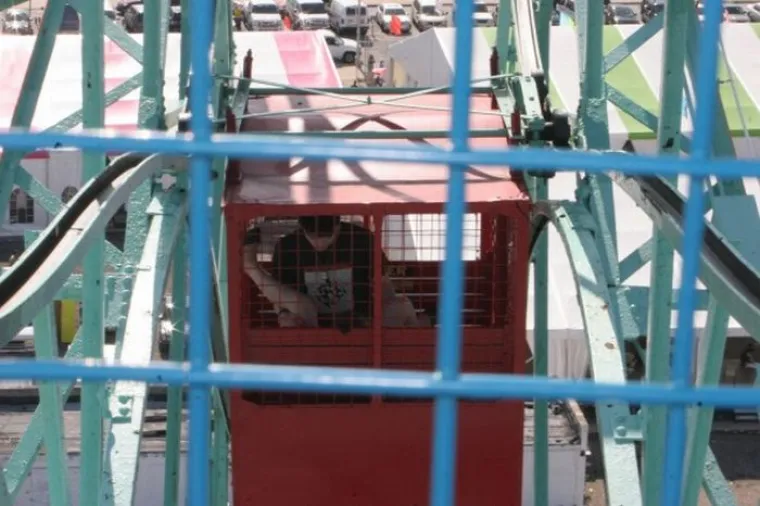 Izrazi lica partnera uhvaćenih u seksu u javnosti stvarno su neprocjenjivi