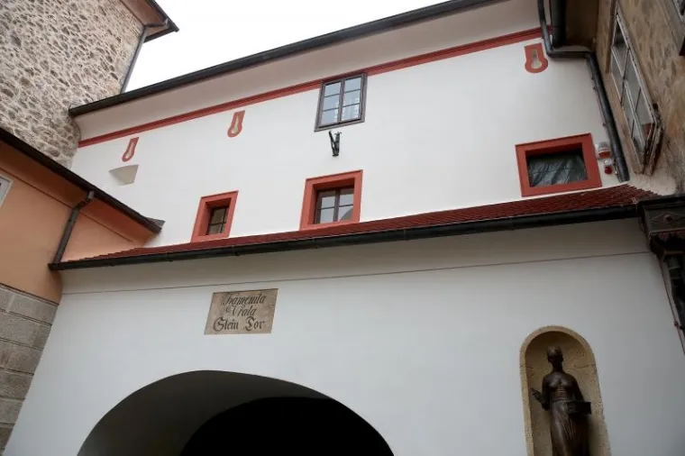 Kamenita vrata.