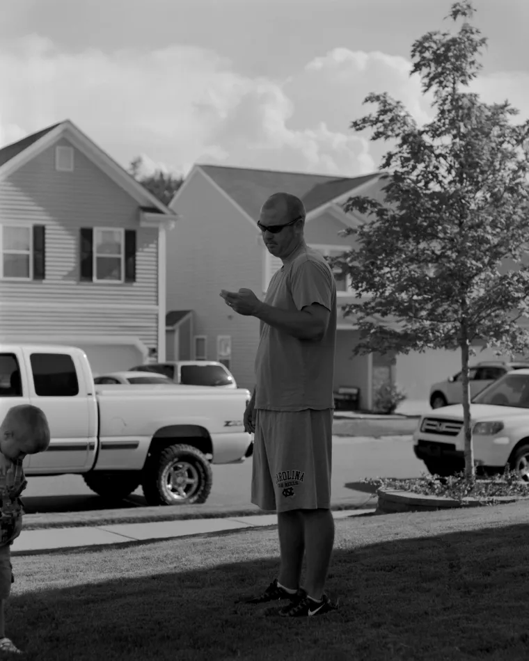 POTPUNO HIPNOTIZIRANI: Jezive fotke pokazuju koliko smo ovisni o mobitelima