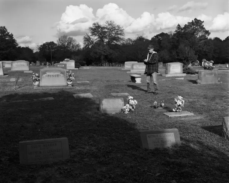 POTPUNO HIPNOTIZIRANI: Jezive fotke pokazuju koliko smo ovisni o mobitelima