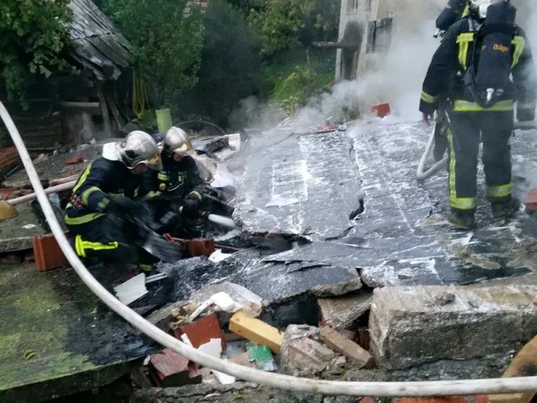 Specijalistička postrojba na terenu je odradila USAR (Urban Search and Rescue) pretraživanje: pretraživanje ruševina uz pomoć vibroskopa, probijanje kroz betonske deke, podupiranje.