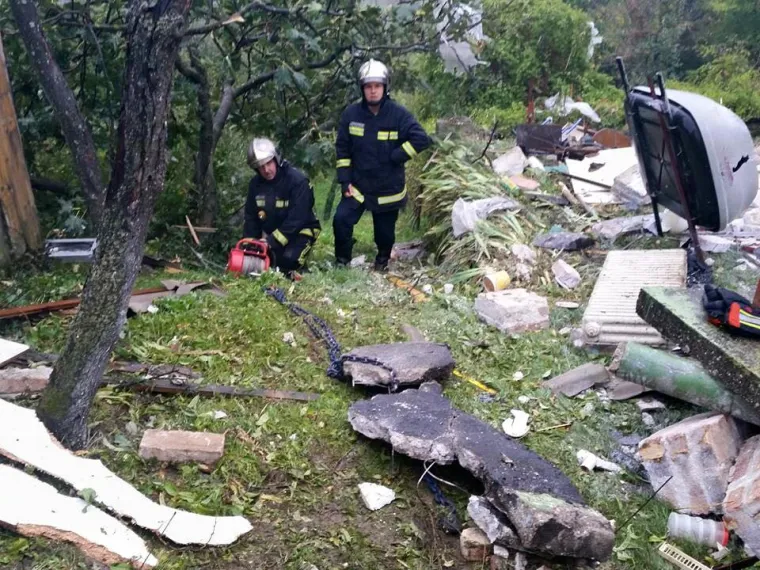 Na intervenciji je korištena Paratech prikolica s opremom za spašavanje iz ruševina koju je Ured za upravljanje u hitnim situacijama dao na korištenje Vatrogasnoj zajednici Zagreba.