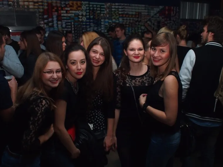Prema kalkulacijama i broju prodanih karata, njih preko 4000 plesalo je, pjevalo (i pilo).