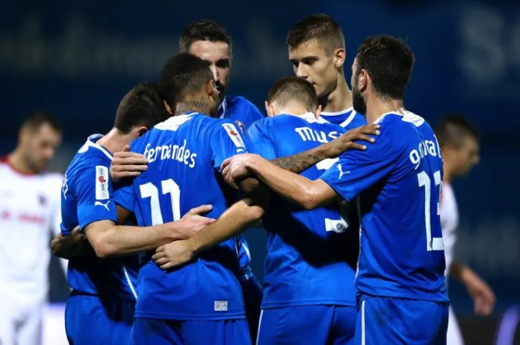 TKO JE UKRAO NAVIJAČE: Zagrebački derbi na praznom Maksimiru