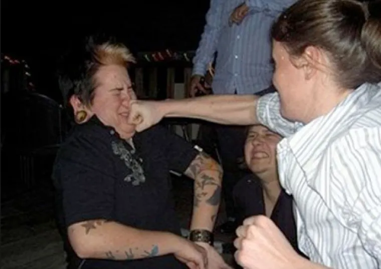 Mame su ih učile da moraju biti pristojne i fine cure, a one su odabrale vlastiti put