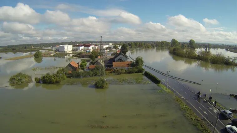 Ekskluzivne snimke iz zraka svjedoče o razmjerima potopa!