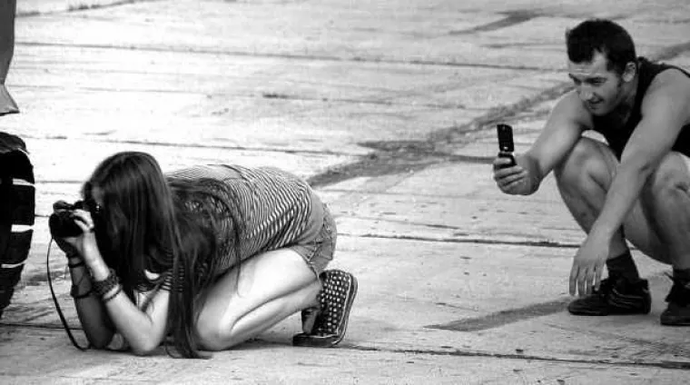 Kad vidite tko stoji iza kamere, bit će vam jasno za&scaron;to je internet prepun ludih slika