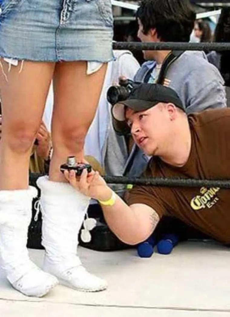 Kad vidite tko stoji iza kamere, bit će vam jasno za&scaron;to je internet prepun ludih slika