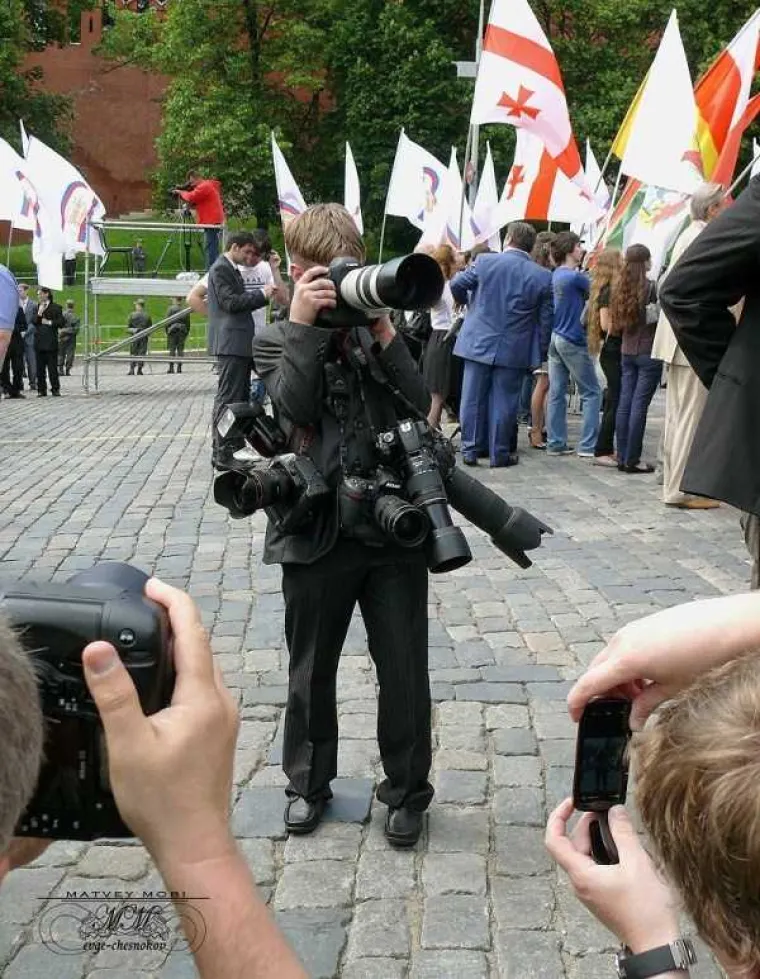 Kad vidite tko stoji iza kamere, bit će vam jasno za&scaron;to je internet prepun ludih slika