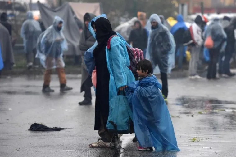 Migranti proveli ki&scaron;nu noć na granici sa Slovenijom