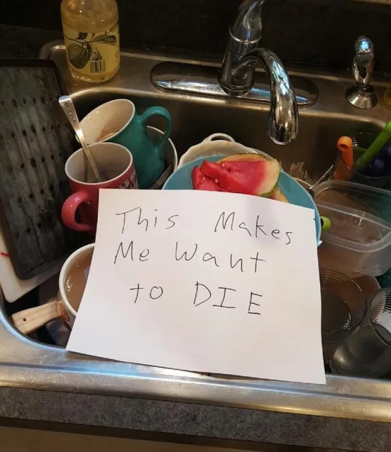 NESNOSNO! 21 sitnica koja može naprosto izludjeti uredne ljude