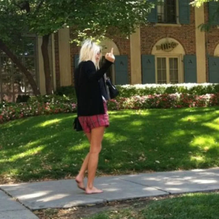 &Scaron;ETNJA SRAMA: Možete li pogoditi kako su ove cure provele noć?