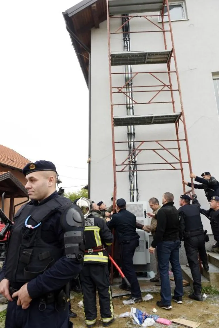 INTERVENTNOM POLICIJOM NA MJE&Scaron;TANE: Cijela obitelj zavr&scaron;ila u marici