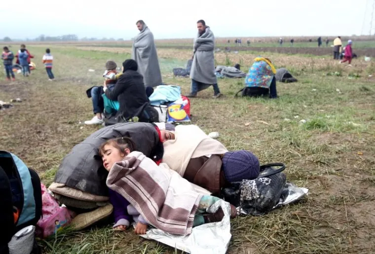 DRAMATIČAN PUT U BOLJI ŽIVOT: Potresni prizori sa slovenske granice