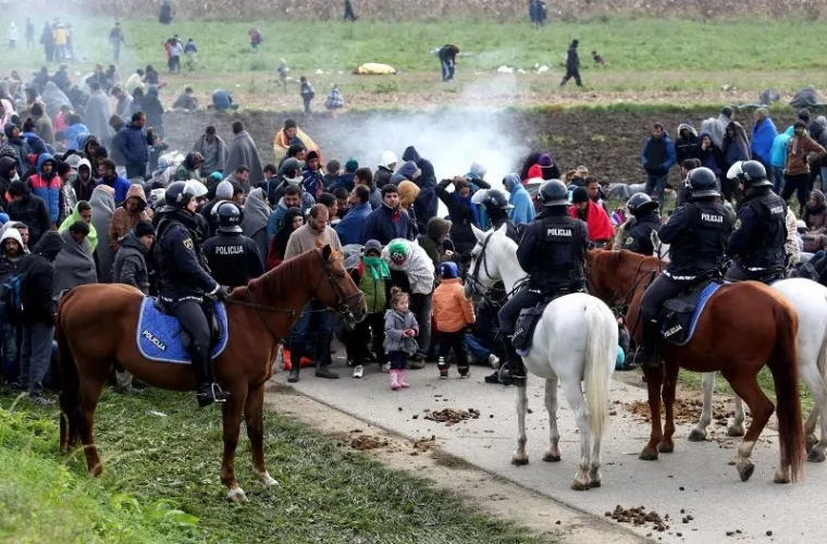 DRAMATIČAN PUT U BOLJI ŽIVOT: Potresni prizori sa slovenske granice