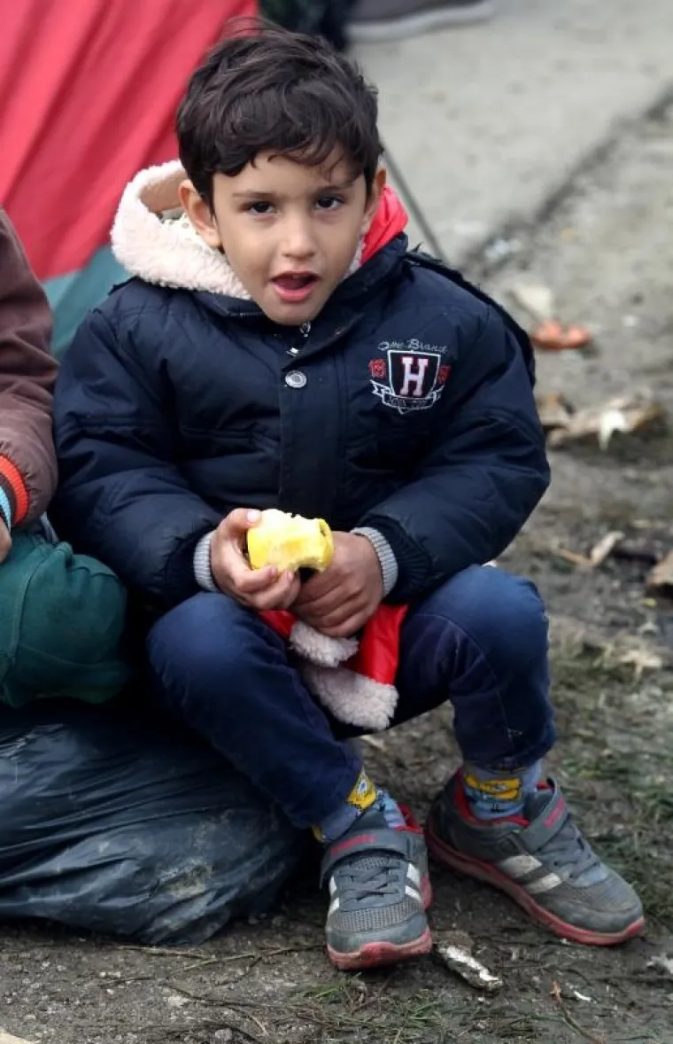 DRAMATIČAN PUT U BOLJI ŽIVOT: Potresni prizori sa slovenske granice