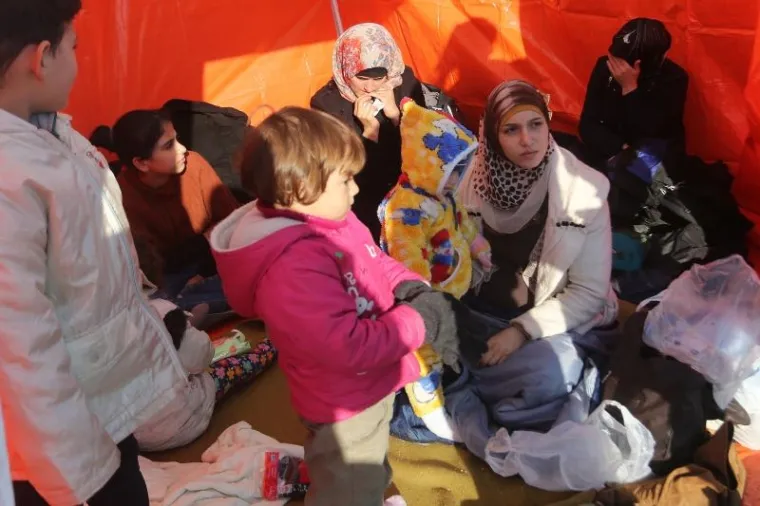 Na granični prijelaz Berkasovo u Srbiji i dalje dolaze izbjeglice koje čekaju na ulazak u Hrvatsku.