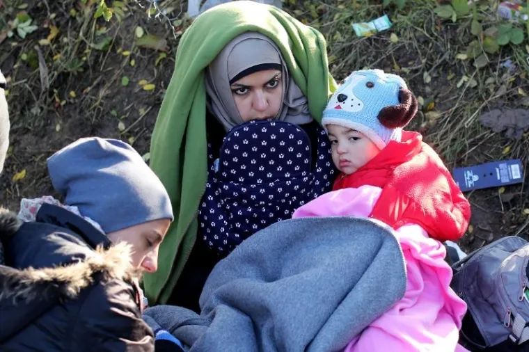 Na granični prijelaz Berkasovo u Srbiji i dalje dolaze izbjeglice koje čekaju na ulazak u Hrvatsku.