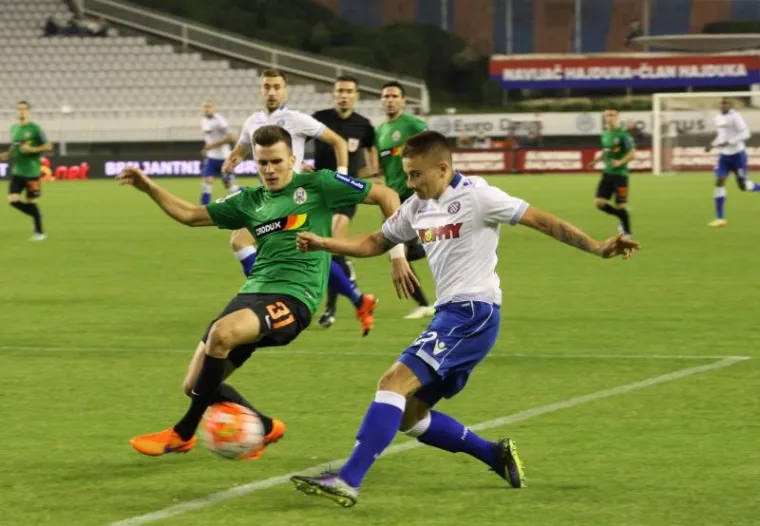 FE&Scaron;TA NA POLJUDU: Navijači Hajduka slave, Bijeli su ponovno na prvom mjestu ljestvice