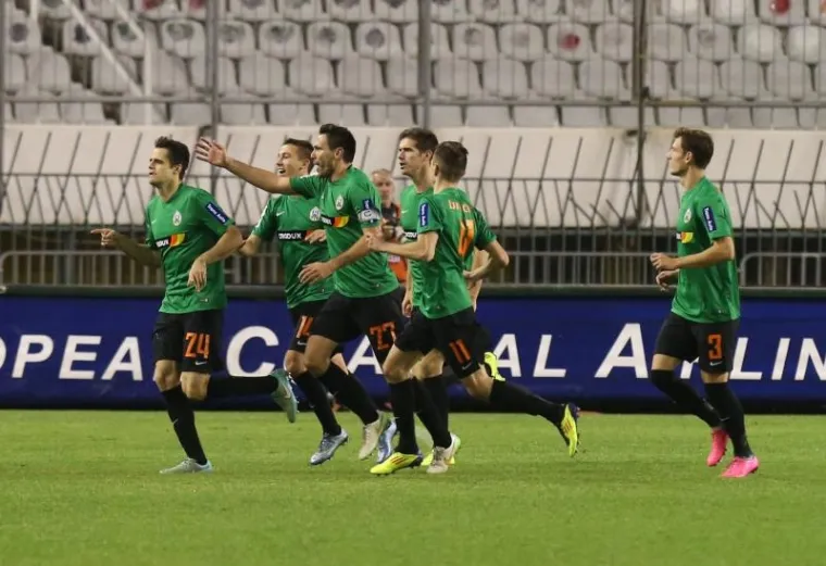 FE&Scaron;TA NA POLJUDU: Navijači Hajduka slave, Bijeli su ponovno na prvom mjestu ljestvice