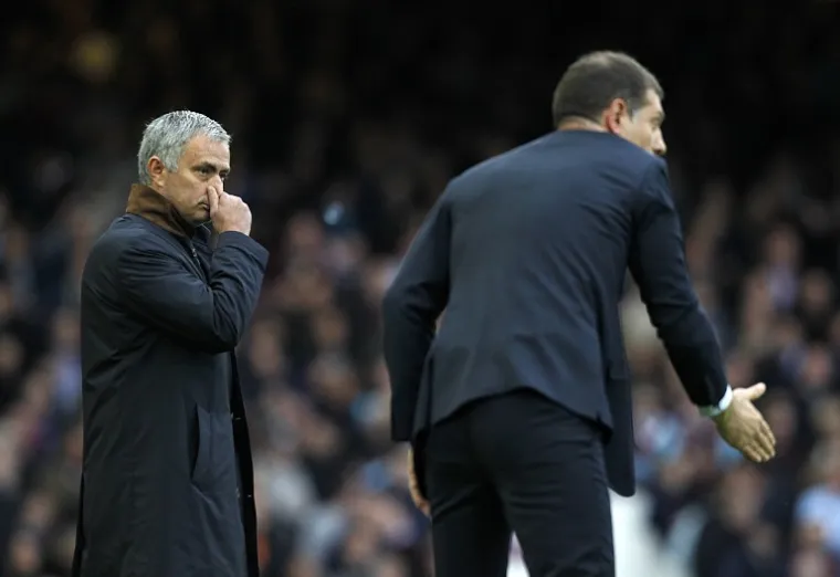 Bilić je u potpunosti nadmudrio svog iskusnijeg kolegu koji je u drugom poluvremenu susret morao pratiti s stribina. Naime, u tunelu na poluvremenu verbalno se skukobio sa sucima i zavr&scaron;io na tribinama.