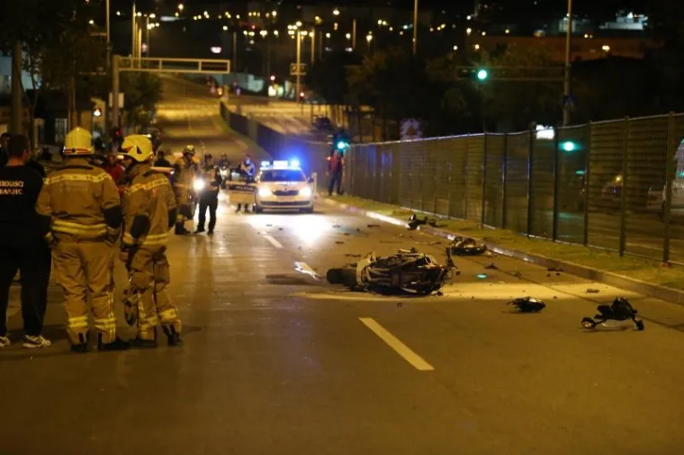 STRADAO JO&Scaron; JEDAN MOTOCIKLIST: Nakon sudara s autom motor se zapalio