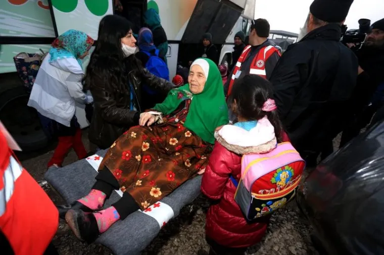 U prihvatni centar u Opatovcu i dalje pristižu izbjeglice i migranti, među kojima je stigla i 105-godišnja starica iz Afganistana.