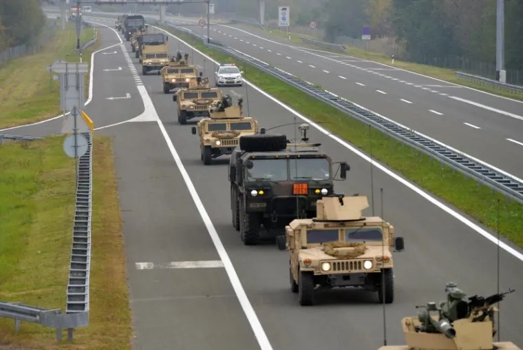 Konvoj od 25 oklopnih vozila američke vojske ušao u Hrvatsku na prijelazu Goričan