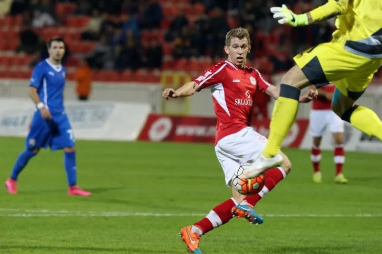 Split je u 15. kolu 1. HNL u Parku mladeži pobijedio Dinamo s 1:0 golom Petra Franjića u 38. minuti.