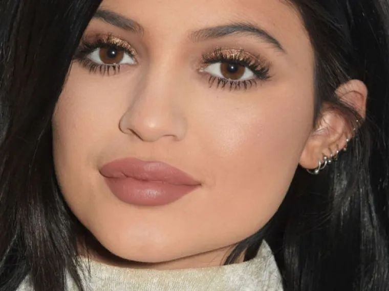 Kad se poznati unakaze plastičnim operacijama, rezultati mogu biti zastra&scaron;ujući