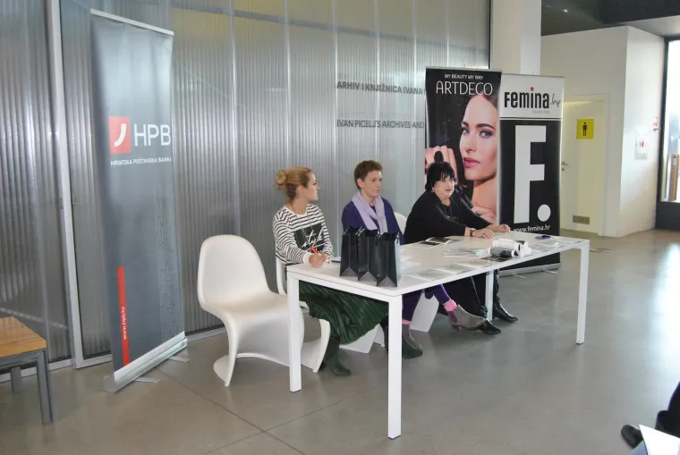 Središnji događaj Modnog ormara predstavljanje je revija radova deset najboljih studenata na temu Eksperimentalna moda, koje će se održati u četvrtak.