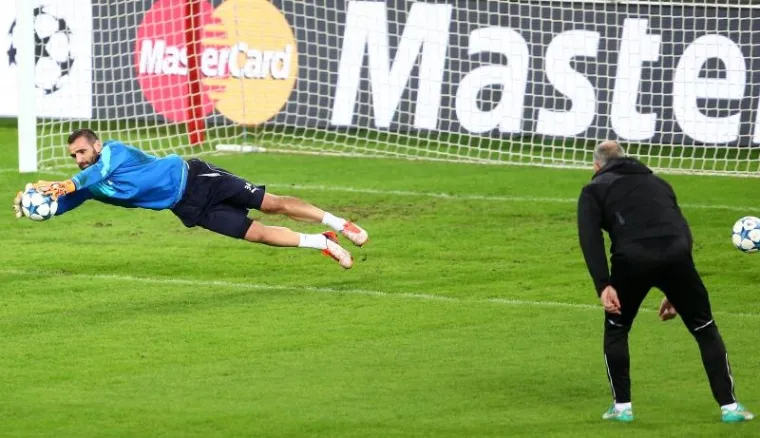 Večer uoči utakmice 4. kola Lige prvaka protiv Olympiakosa nogometa&scaron;i Dinama trenirali su na stadionu Karaiskakis u Pireju.