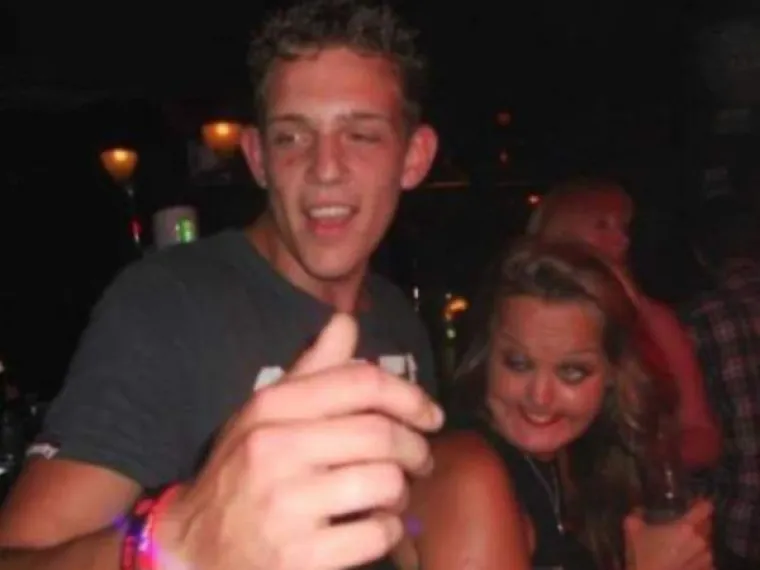 Neumjereno konzumiranje alkohola velik je problem, no prvi simptomi nisu svima očiti, iako bi trebali biti. Što mislite, kako će završiti ovi mladi ljudi, ako su ovako počeli?