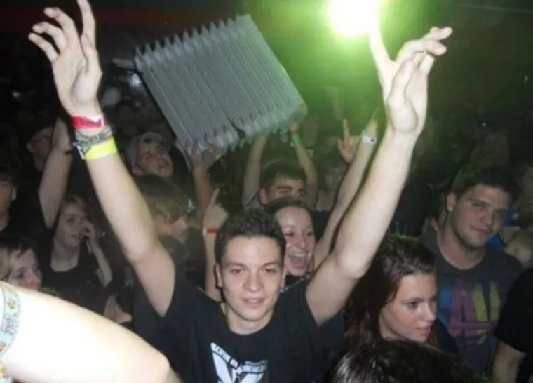 Budući alkoholičari ili samo nevina zabava? Slike govore tisuću riječi