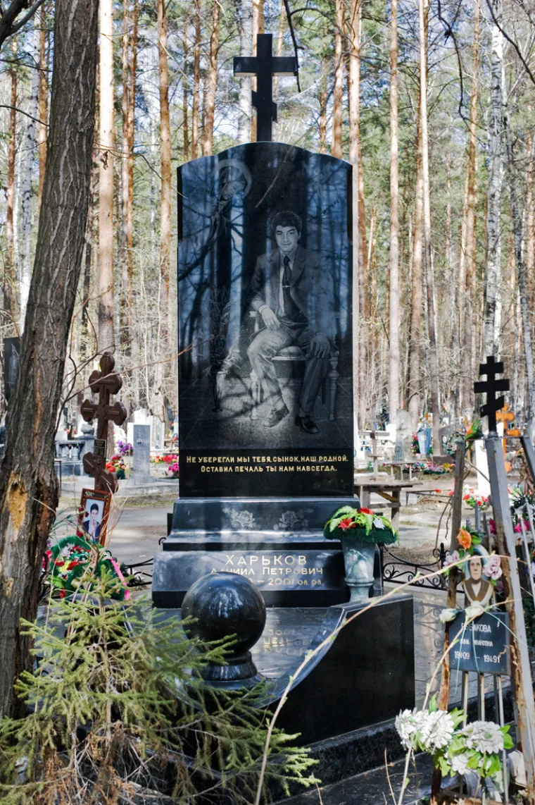 Nadgrobni spomenici ruskih mafija&scaron;a prava su parada kiča