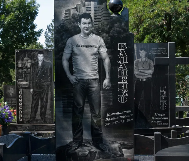 Nadgrobni spomenici ruskih mafija&scaron;a prava su parada kiča