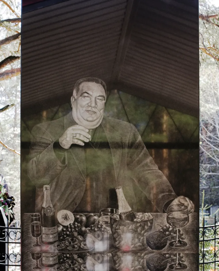 Nadgrobni spomenici ruskih mafija&scaron;a prava su parada kiča