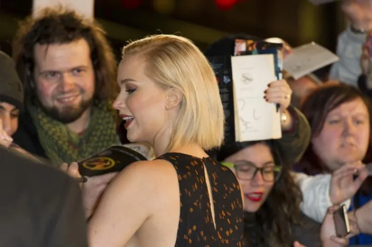 Jennifer Lawrence u provokativnoj haljini bila glavna zvijezda londonske premijere 'Igara gladi'