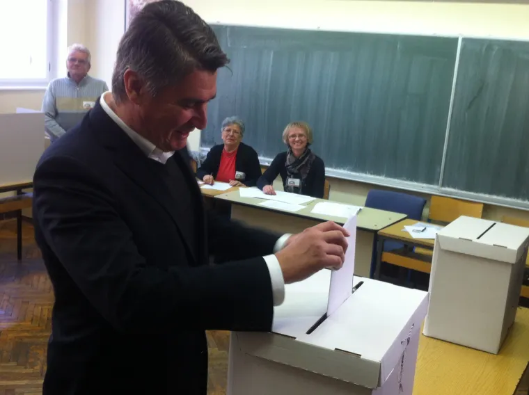 Brojni hrvatski političari ispunili građansku dužnost: glasali su i Milanović, Karamarko, Bandić, Čačić, Sinčić...
