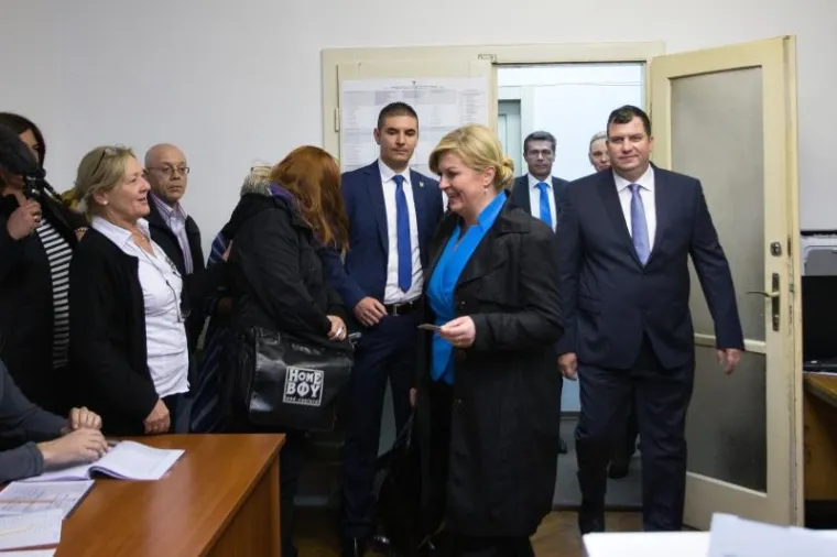 Kolinda Grabar Kitarović na glasovanju
