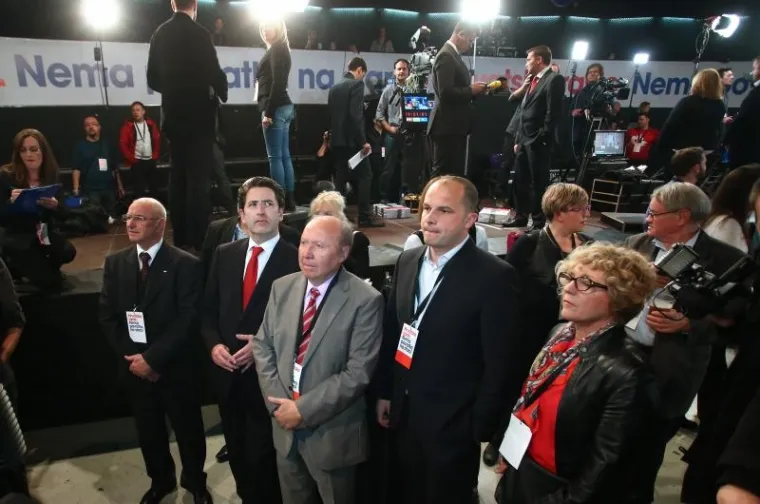 Atmosfera u SDP-ovom stožeru nakon izlaznih anketa.