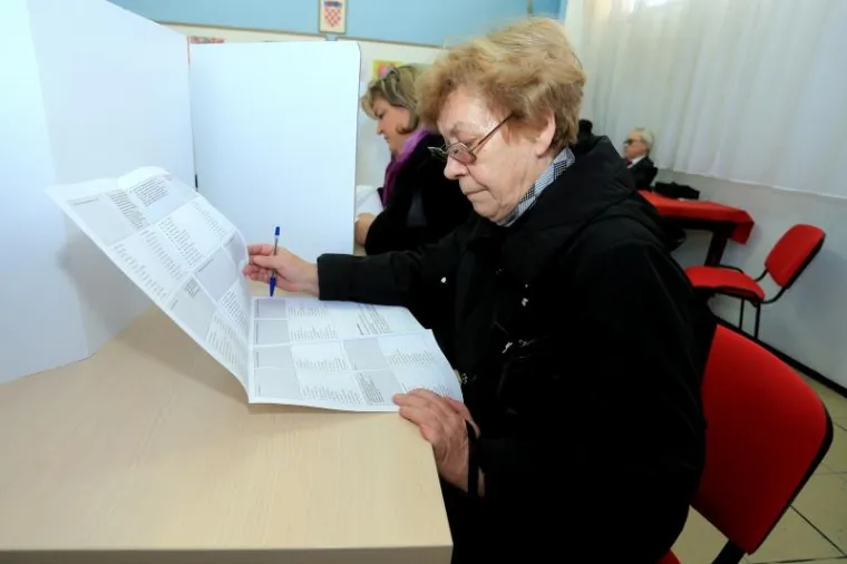  Osječani na birališta izlaze u ranim jutarnjim satima.