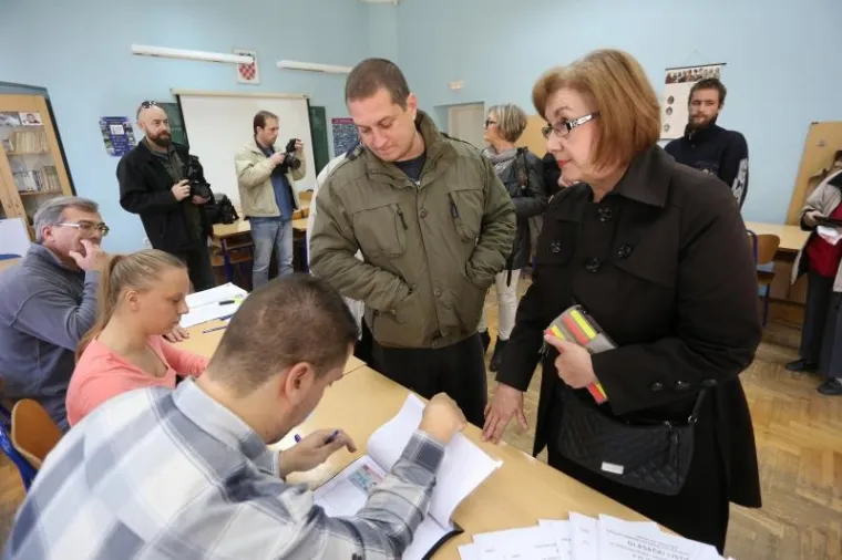 Na red se čekalo i u Karlovcu.