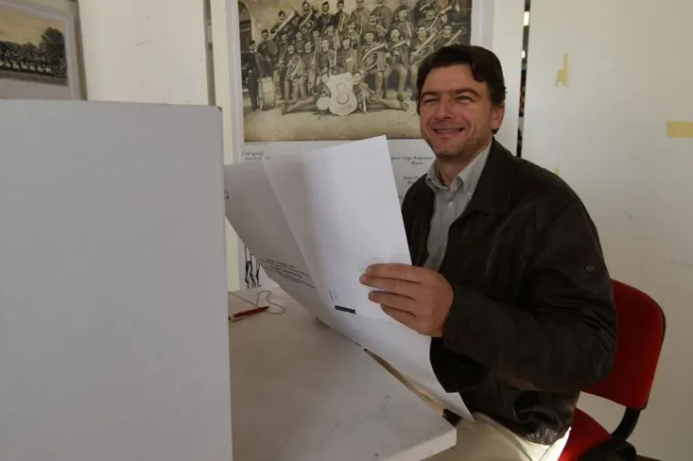 Dobro raspoloženi ministar turizma Darko Lorencin iza&scaron;ao je na birali&scaron;te.