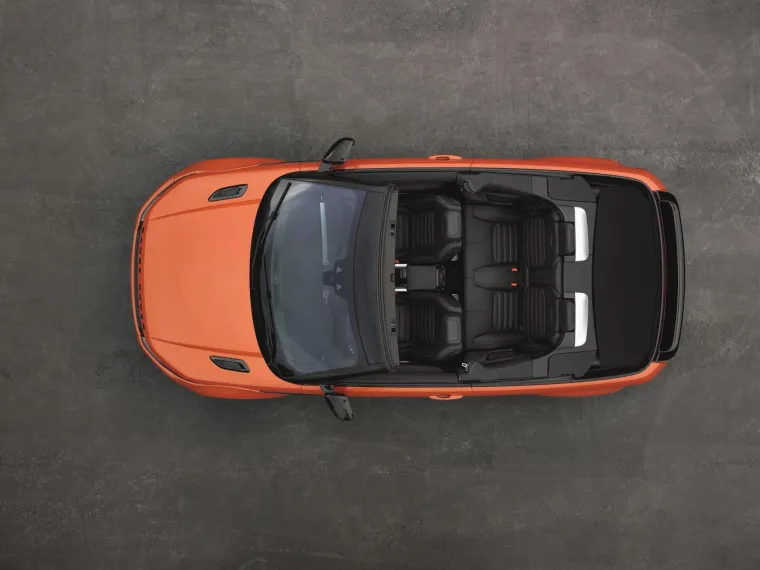 Evoque Cabrio ima mjesta za četvero putnika, prtljažnik od 250 litara, za&scaron;titu od vjetra te LED dnevna svjetla.